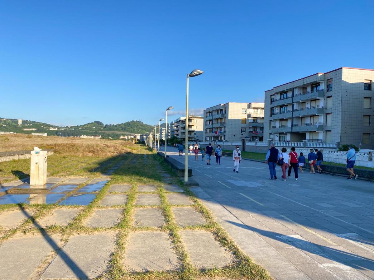 Piso Primera Linea De Playa Laredo Buitenkant foto